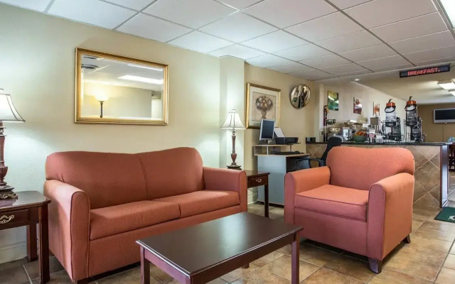 Quality Inn & Suites Monroe