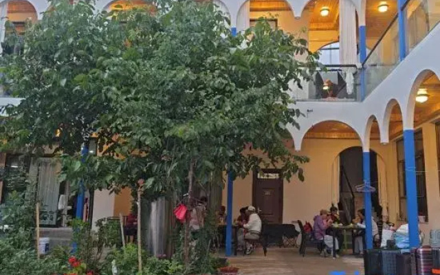 Nalati Lunmen Inn