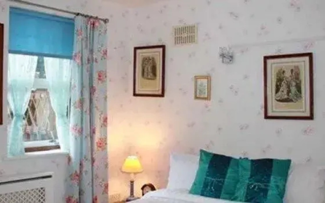 Diana Lodge