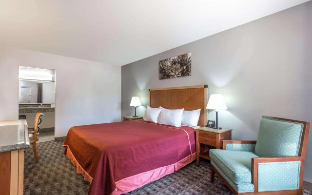 Howard Johnson Scottsdale