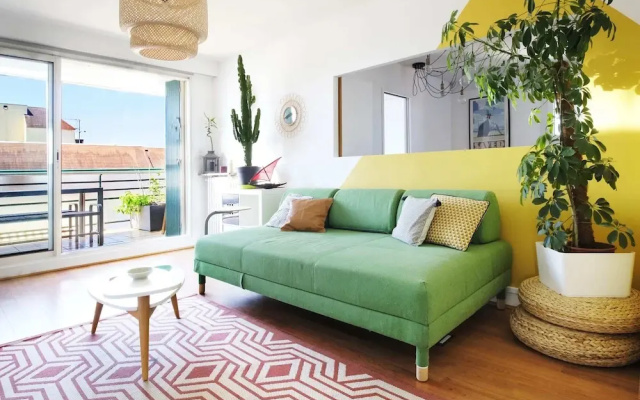 3 Bedrooms Hypercenter Terrace and Parking