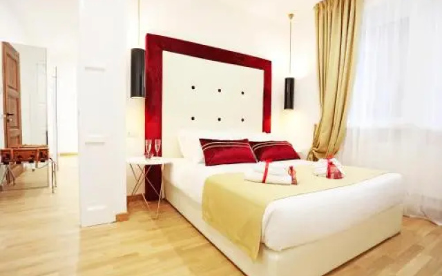 Hemi Luxury Suites