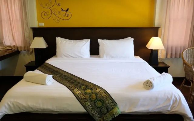 Lah Own Khaolak Resort