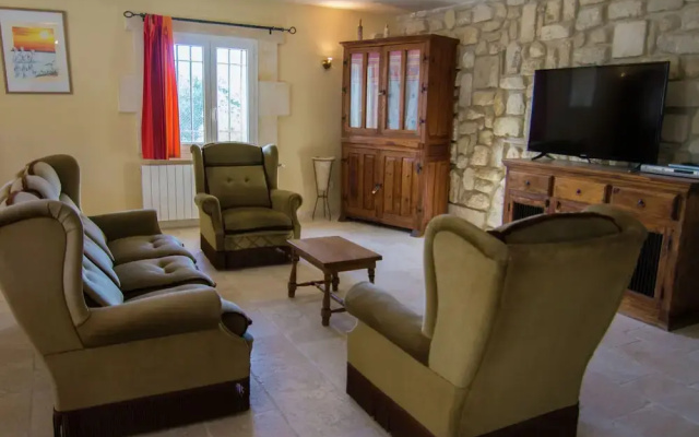 Welcoming Villa with Private Pool in Montfrin