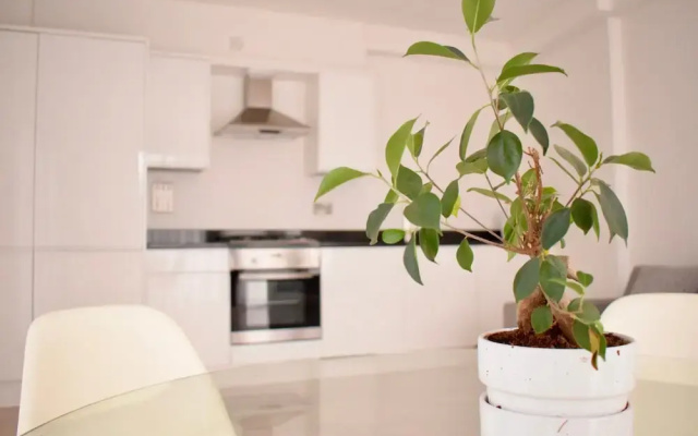 Bright 1 Bedroom Apartment in South London