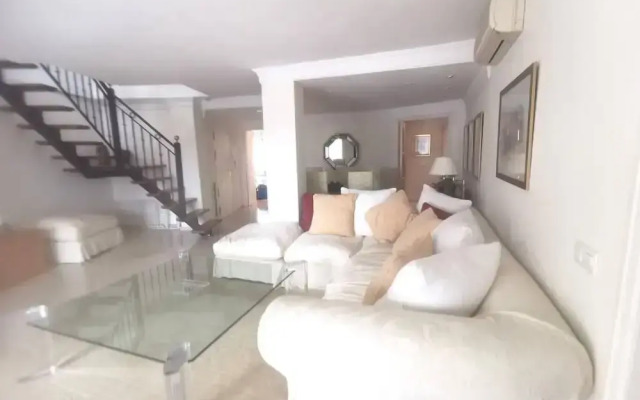 Pent-house, 3 Bedroom, Sleeps 6, Parking
