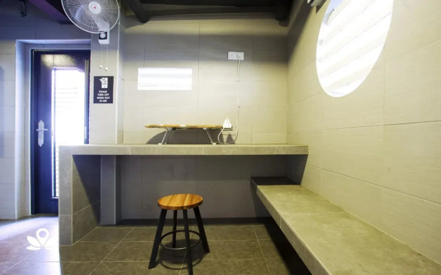 Capsule Town Hotel
