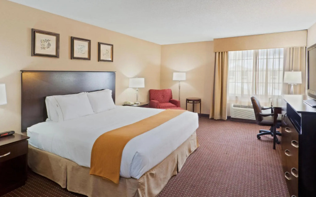 Holiday Inn Express Hotel & Suites Ashtabula