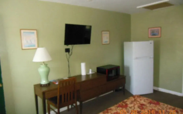 The Evergreen Motel