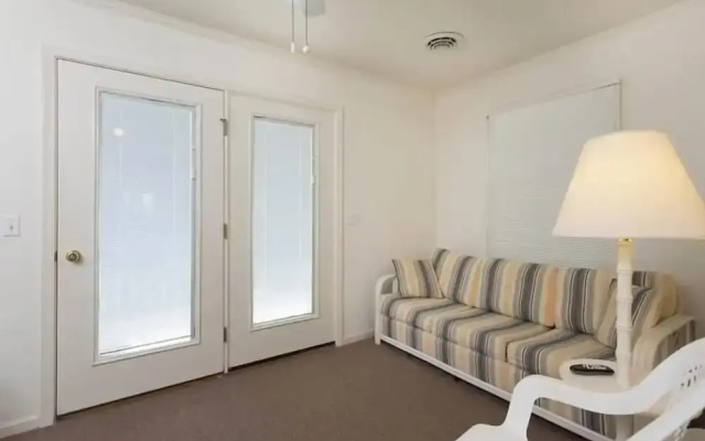 Rodney Avenue 3B