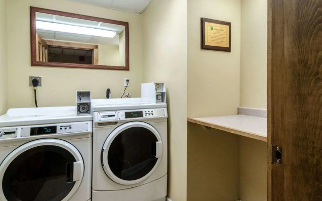 Holiday Inn Express Fall River North by IHG