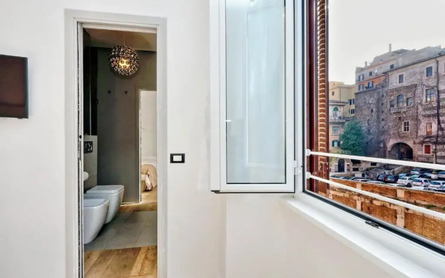 Design Apartment Paulina 300 mt from Colosseum