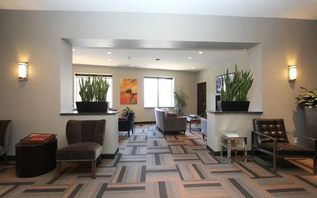The East Avenue Inn & Suites