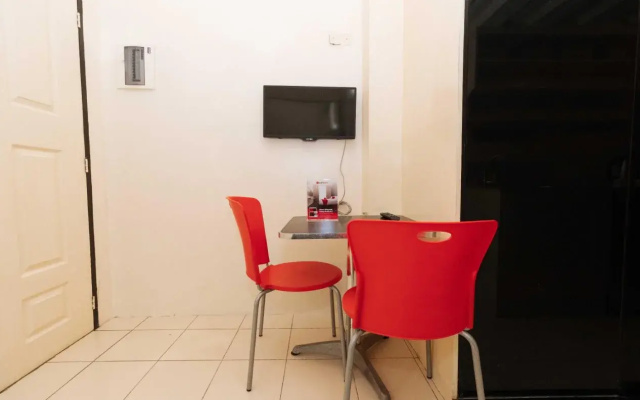 Reddoorz Plus @ Rsg Legarda Manila
