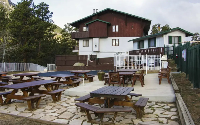 Fawn Valley Inn: 300