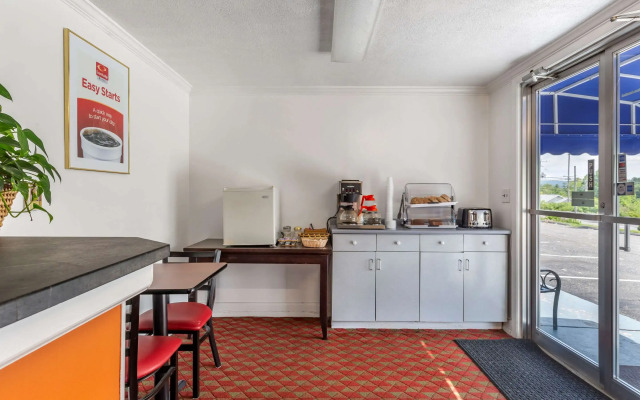 Econo Lodge Lee - Great Barrington