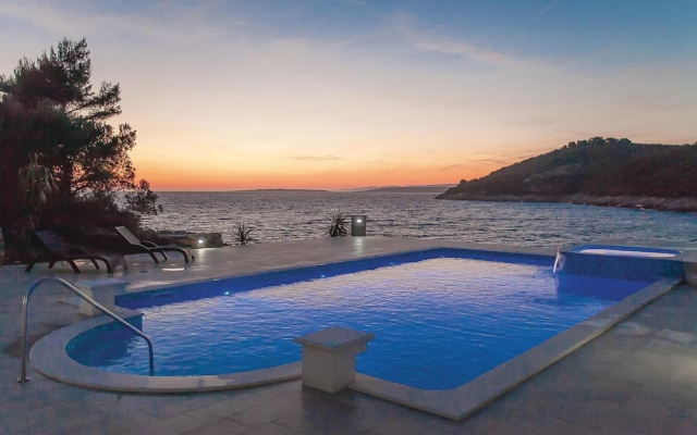 Amazing Home in Poplat With Wifi and 2 Bedrooms