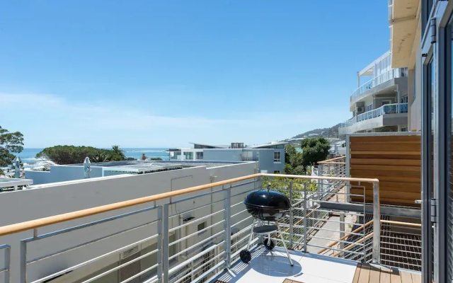 Caprice Court 7