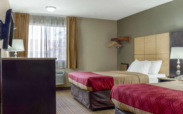 Econo Lodge Grand Forks near University