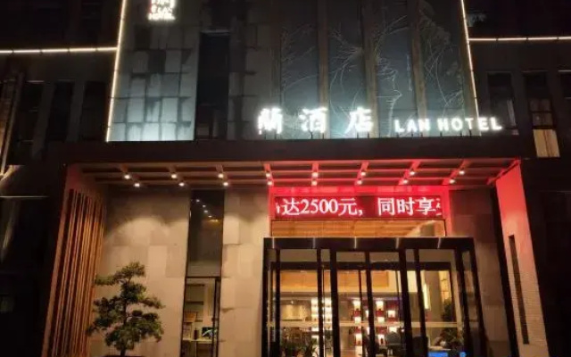 Lan Hotel