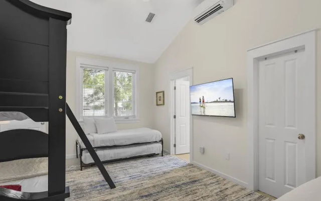 1285 Laurel Grove 'seabatical'