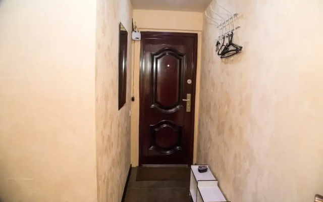 Apartment on Metallurgov 41
