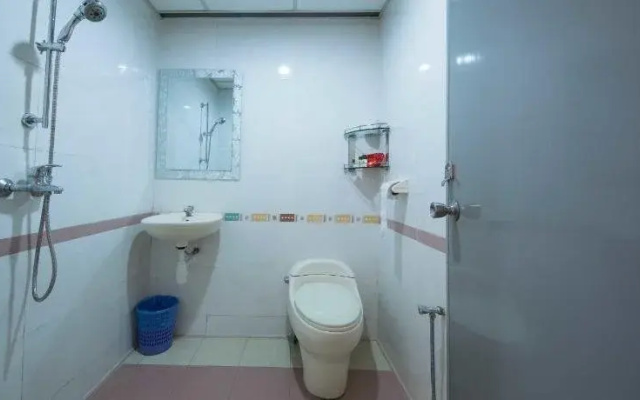 OYO 122 Hotel Chinatown 2