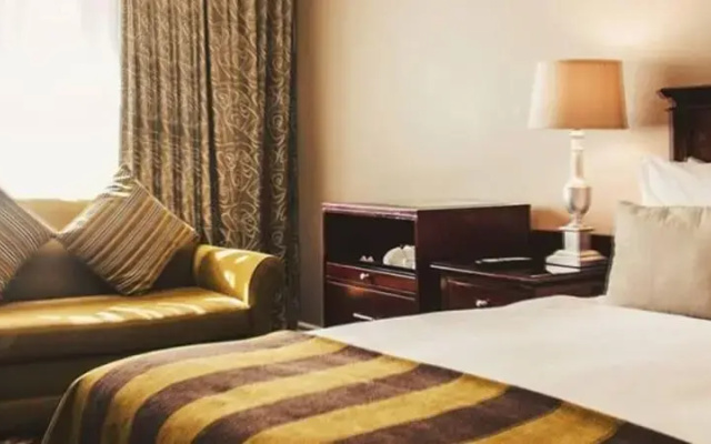 Hemingways Hotel