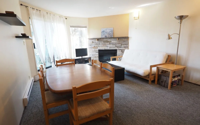 241 Boothbay - 1 Br Condo
