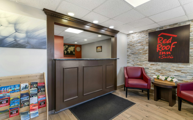 Red Roof Inn & Suites Swansea
