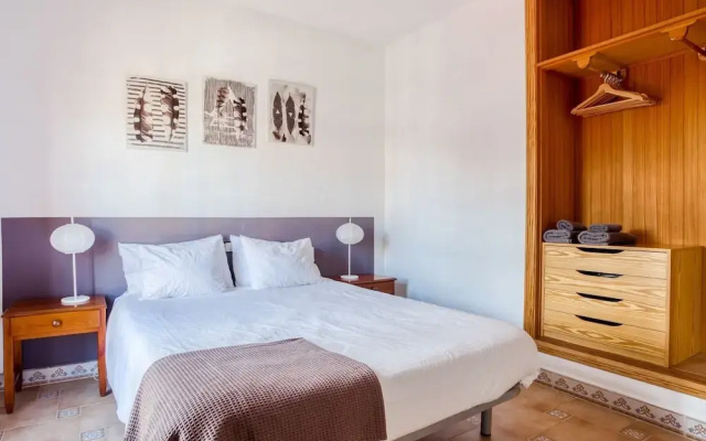 Cosy Holiday Home in S'illot-cala Morlanda With Sea Nearby