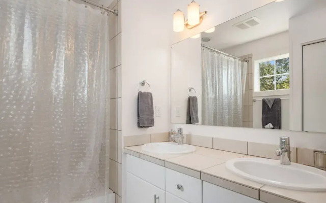 Seattle Vacation Home - The Olympics