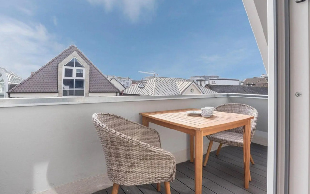 Hochwertig möblierte 2-Zimmer-Wohnung mit Balkon