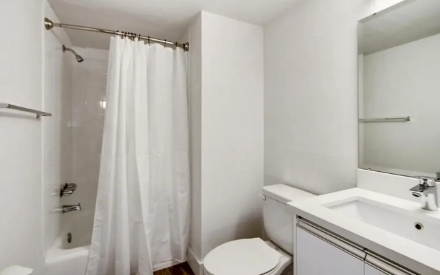 Vibrant 1BR in Coconut Grove by Sonder