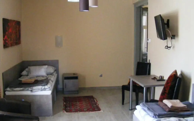 Ketbodonyi Apartmanhaz