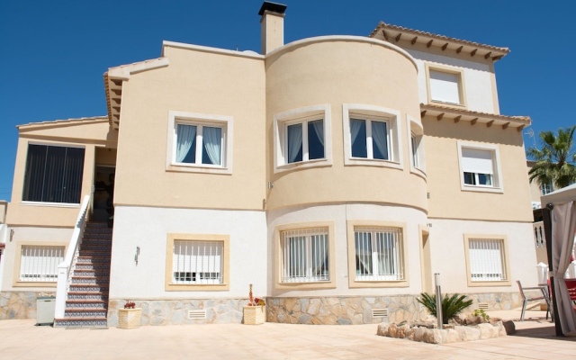 Отель Casa Lanjaron B&B вид на фасад