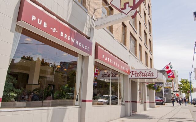 Отель Budget Inn Patricia Канада, Ванкувер - 1 отзыв об отеле, цены и фото номеров - забронировать отель Budget Inn Patricia онлайн вид на фасад