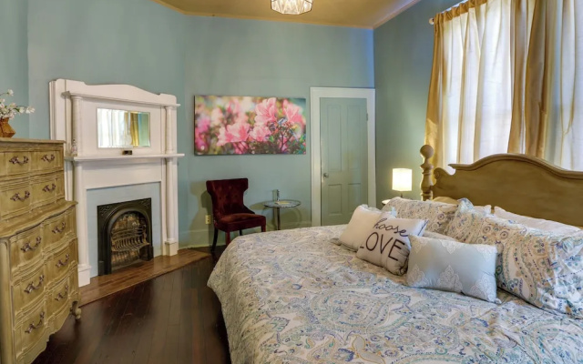 Charming Thomasville Getaway: Walk to Downtown!