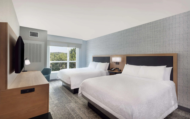 Hampton Inn & Suites Watertown Boston