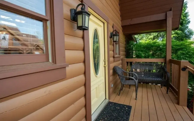 11 Above and Beyond - 4 Br Cabin