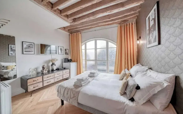 Apartment in Paris for 2 People