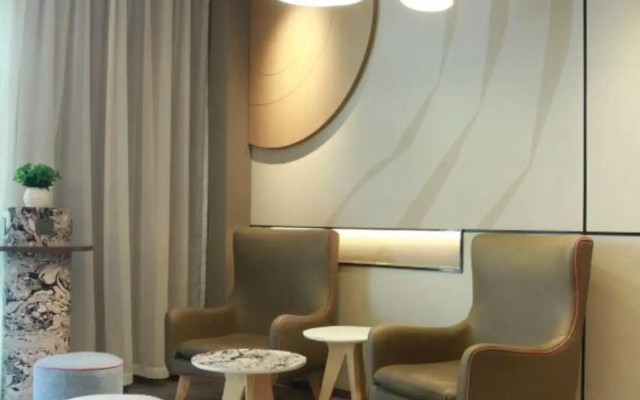 Ru Jia · Neo (Urumqi Medical College Eighth Floor Subway Station Store)
