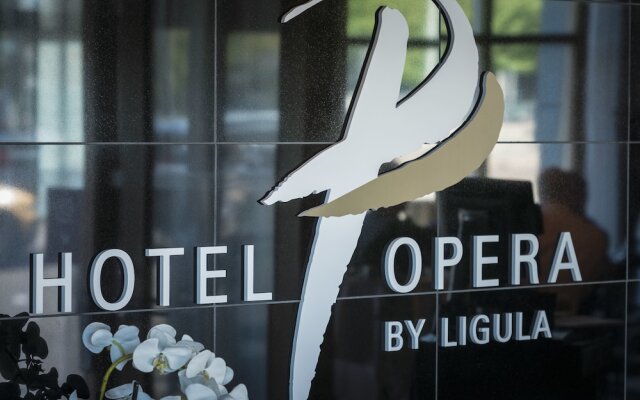 Hotel Opera вид на фасад
