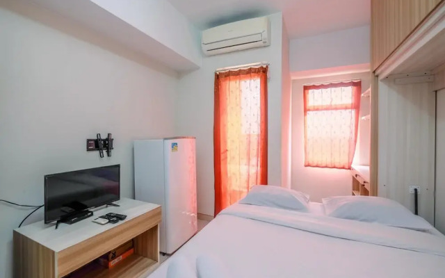 Simple and Comfy Studio at Springlake Summarecon Bekasi Apartment