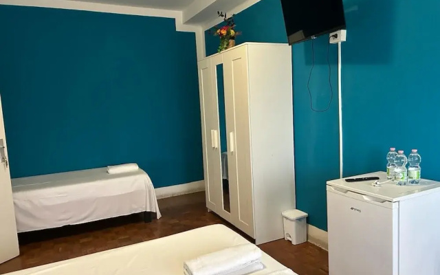 Venice Night Tripla Room Shared Toiletb6