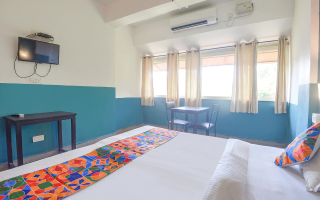 FabExpress Paradise Inn III
