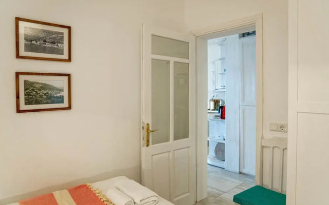 Mini Apartment