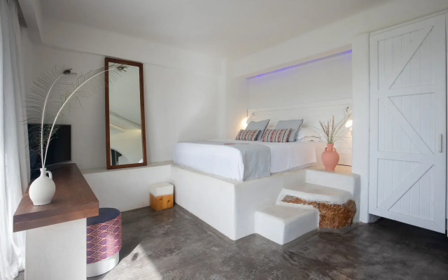 Kouros Exclusive Suites - Adults Only