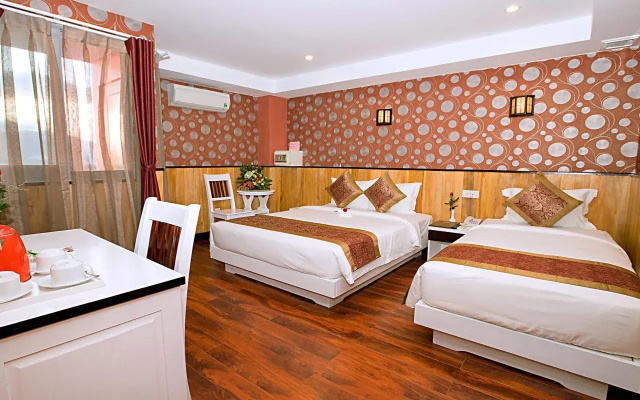Golden Rain 2 Hotel