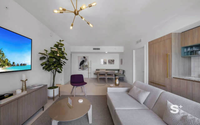 2-BD Condo in DTW Miami - City Views